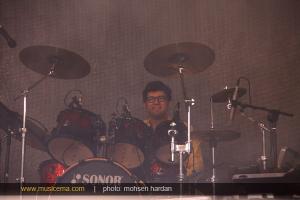 فرزاد فرزین در کیش روی صحنه رفت