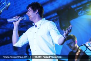 گزارش تصویری از کنسرت فرزاد فرزین در پردیس