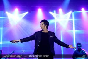 گزارش تصویری از کنسرت و اجرای جالب توجه فرزاد فرزین - 1